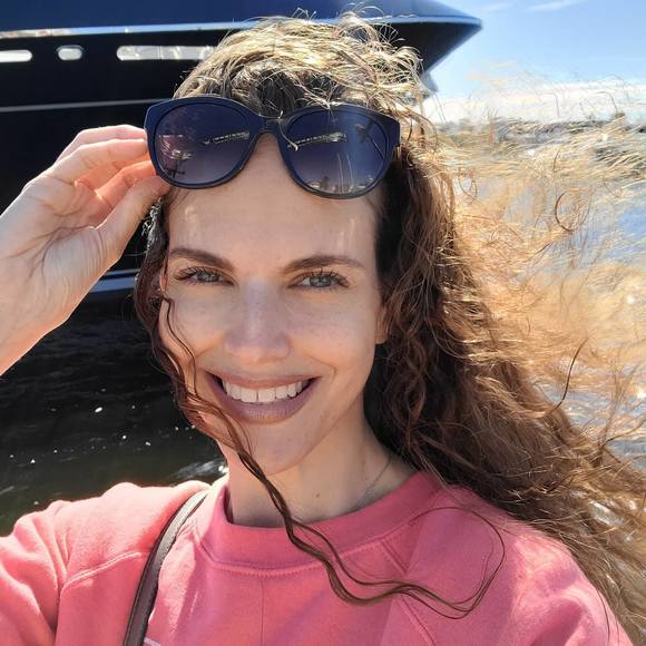 Meet your Posher, Dina - Picture 1 of 1